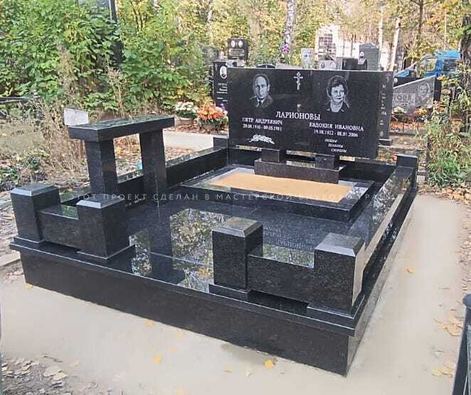 Мемориальный комплекс на Митинском кладбище Фото