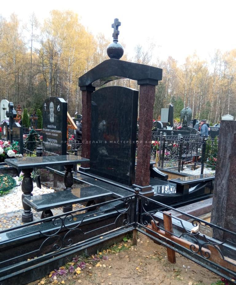 Комплекс с аркой на Востряковском кладбище Фото 3